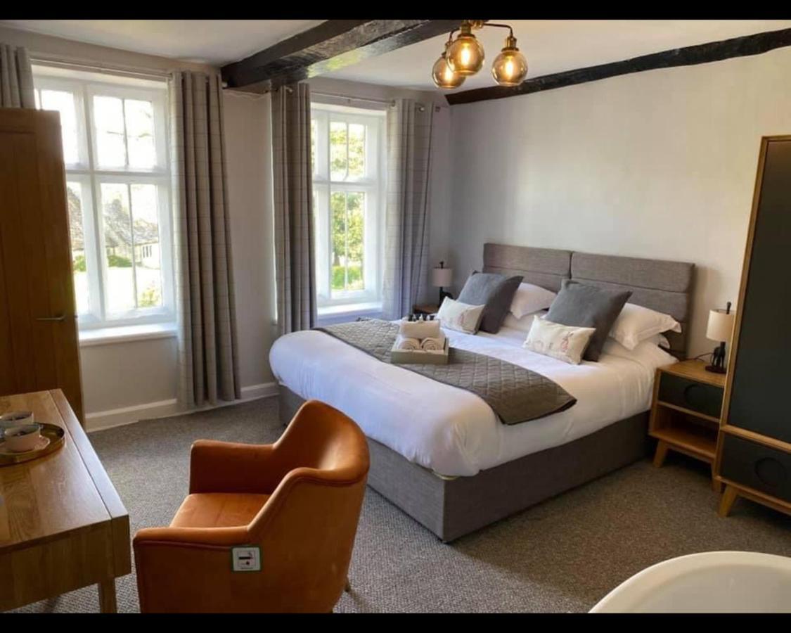 The Rose & Crown Farmhouse Kitchen Nympsfield Pokoj fotografie